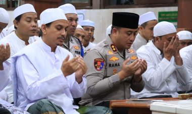 Awali Tugas Baru, Kapolres Gresik Ziarah Wali dan Ulama